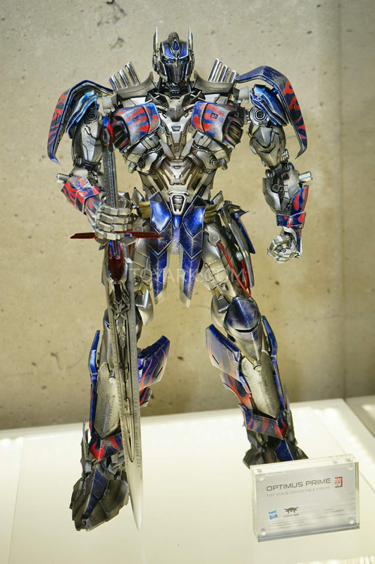 SDCC-2015-Comicave-Studios-Transformers-008