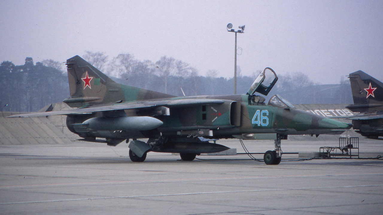 559 APIB Mig-27K 46 Blue_76802630203_2