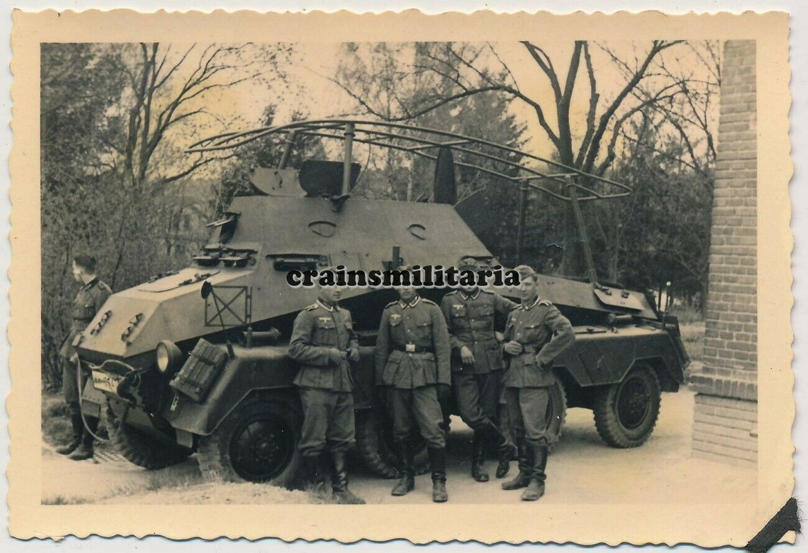 Orig. Foto 3.Pz.Div. Soldaten mit 8-Rad Funk Panzerspähwagen Pan
