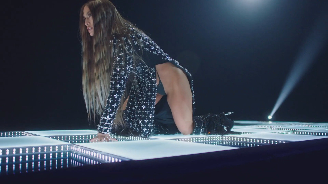Jennifer-Lopez-Sexy-Ass-19