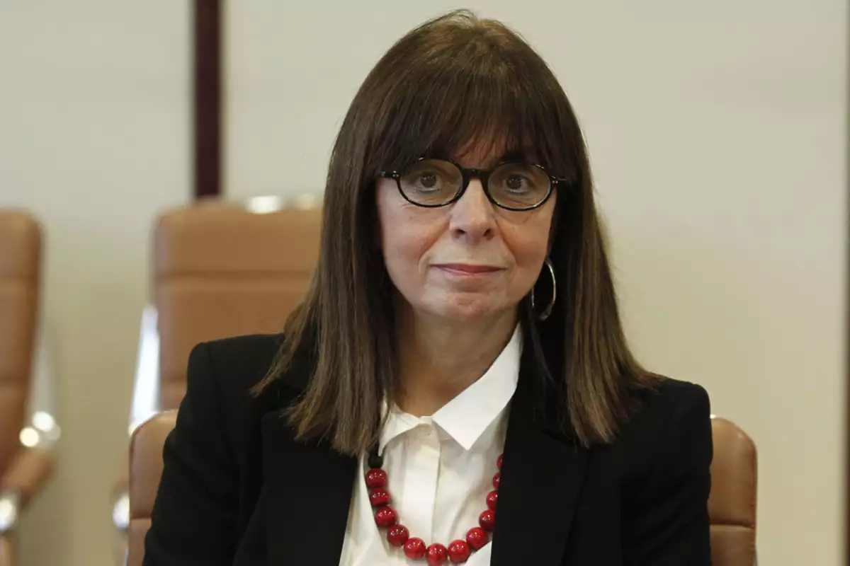 [Image: sakelaropoulou.webp]