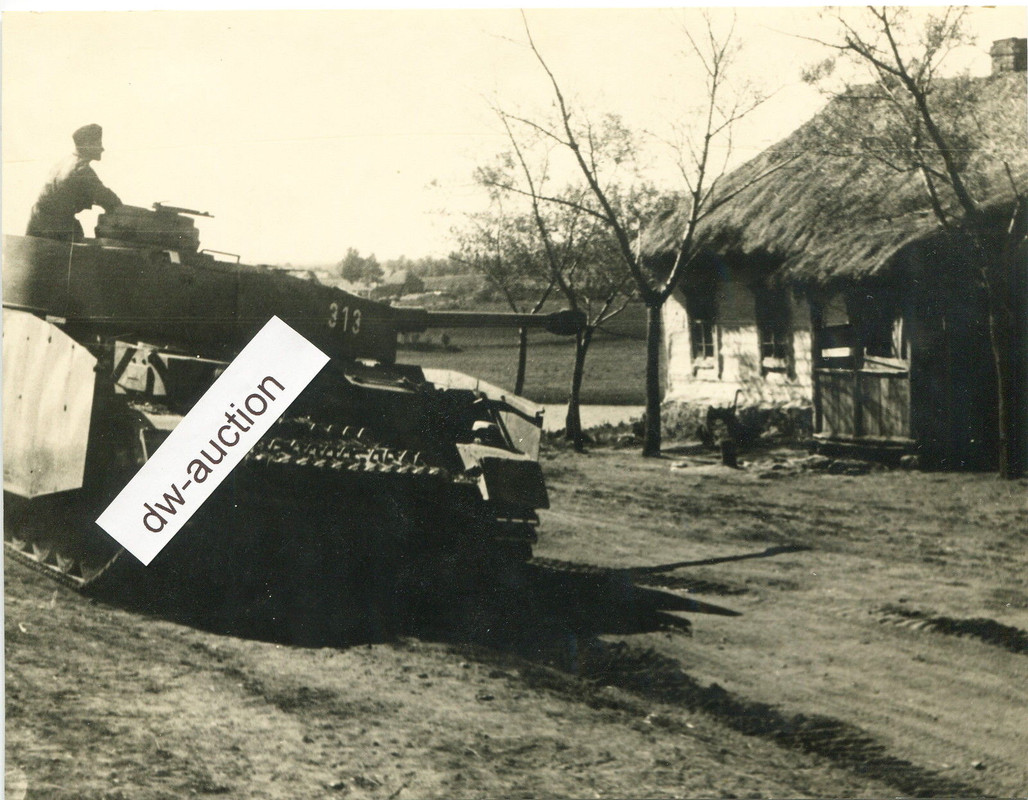 Panzer Langrohr mit Seitenschürzen und Nummer 31