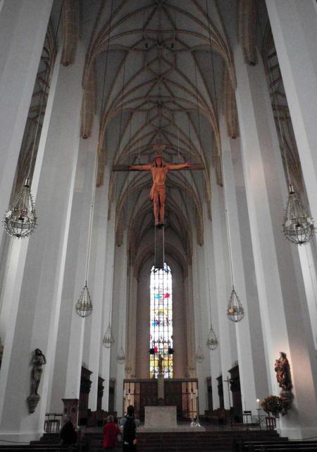 Inside-Frauenkirche.jpg