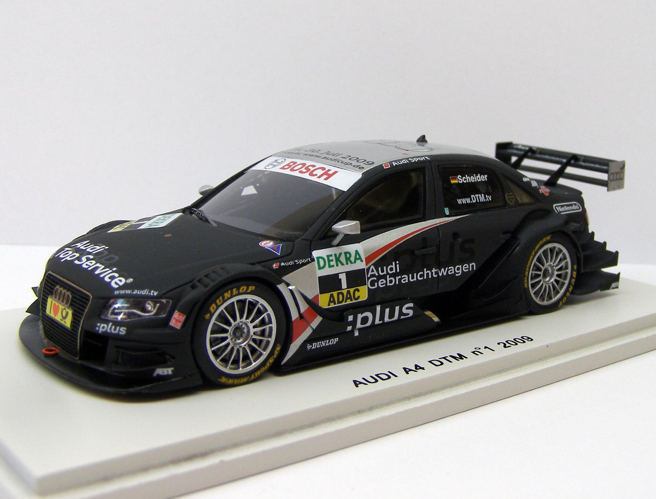 Audi A4 DTM 2009 Scheider Spark (2)