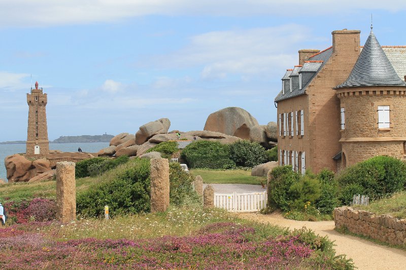 Por Normandía y Bretaña - Blogs de Francia - Día 5: Pleneuf-Costa Granito Rosa-Recintos Parroquiales-Brest (4)