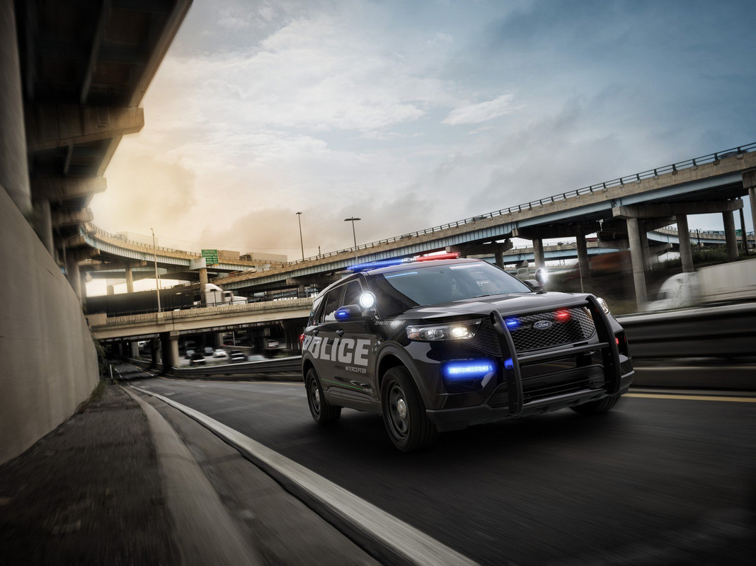 2020 Ford Explorer Police Interceptor (3)