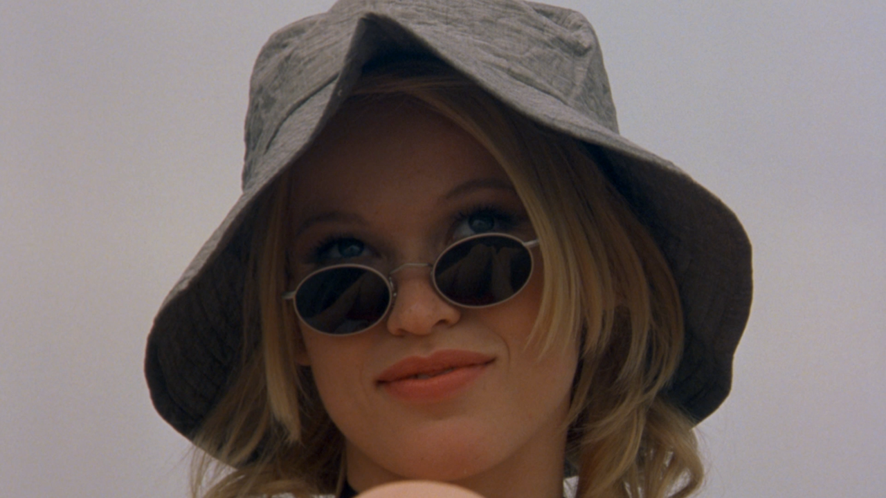 Cheeky!.2000.BDRemux.1080p.Rus.Eng.Ita.mkv_snapshot_00.19.17_[2022.09.10_01.04.42]