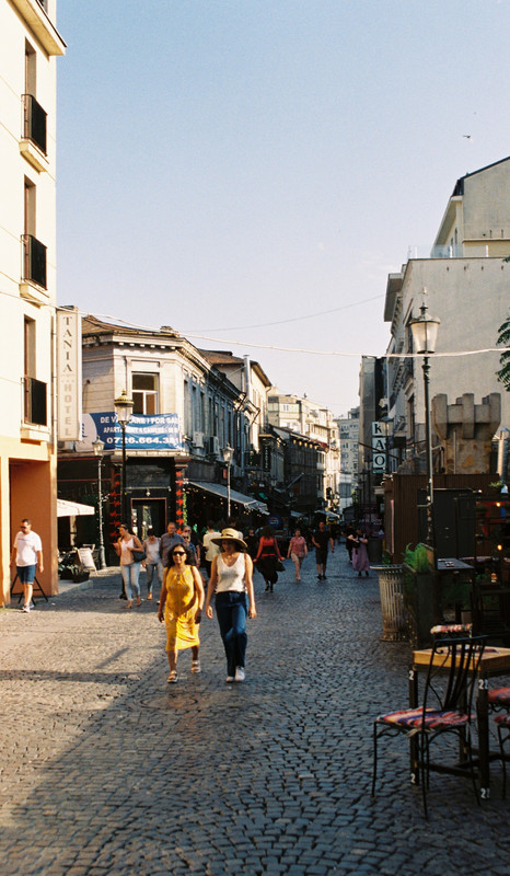 R1-09392-0012.jpg
