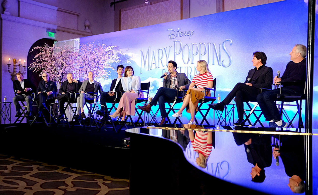 emily-blunt-disneys-mary-poppins-returns-press-conference-beverl