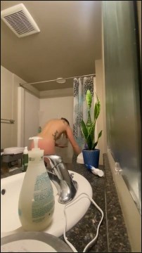 [Image: Voyeur40375132022.jpg]