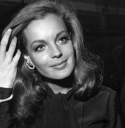 romy-schneider-jx08