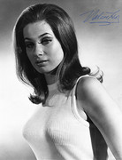 Valerie-Leon-b43
