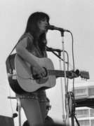 Linda-Rondstadt-at-USC-track-2