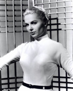 Martha-Hyer-a132