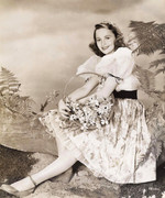 olivia-de-havilland-d47