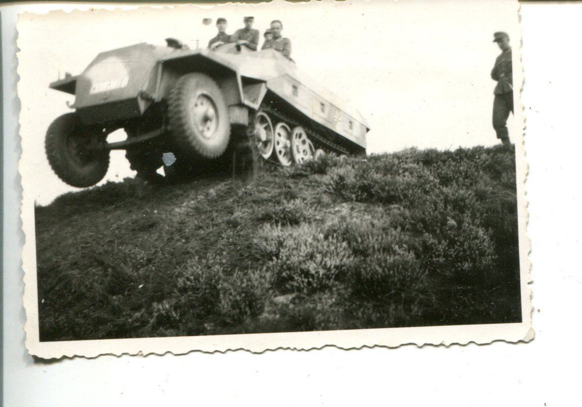 Orig.Foto Halbkette SdKfz Wehrmacht Geländefahrt