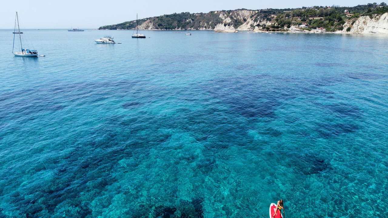 AF8F5715-5BC6-4EBF-87F2-74DAF4073CBD