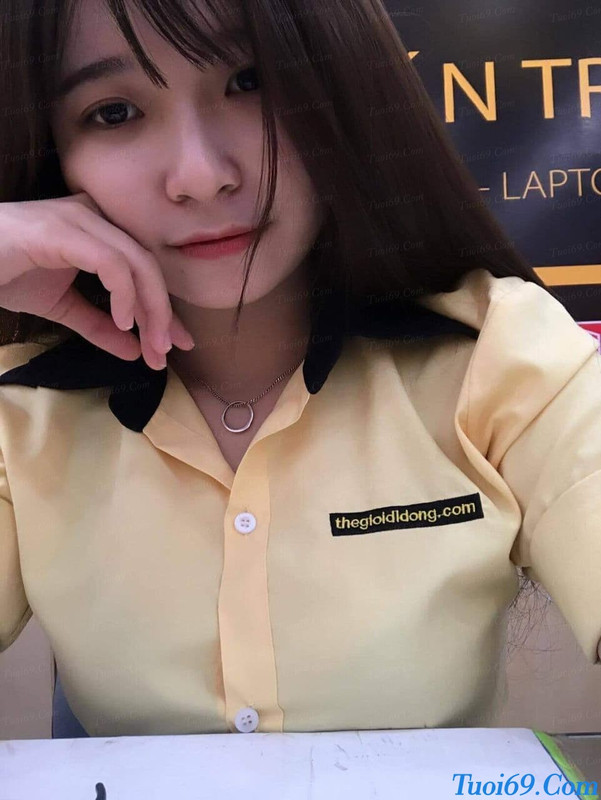 tuoi69com-anh-nong-em-nhan-vien-tgdd-show-hang-kich-cau-mua-covid- (4)