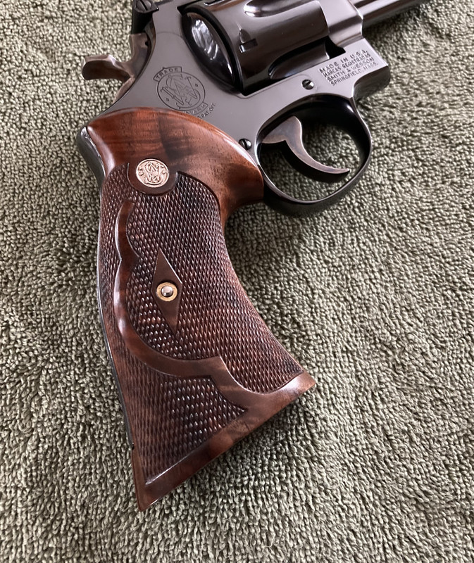 6F9D41EC-718C-4E82-8B33-A3D61EEDA925