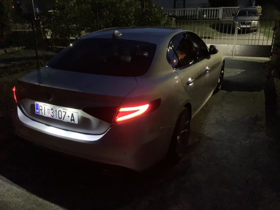 5C12C231-C546-4393-A6DE-B0B30463771E