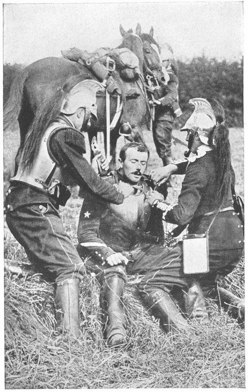 00-WWI-A-wounded-French-cuirassier-August-1914.jpg