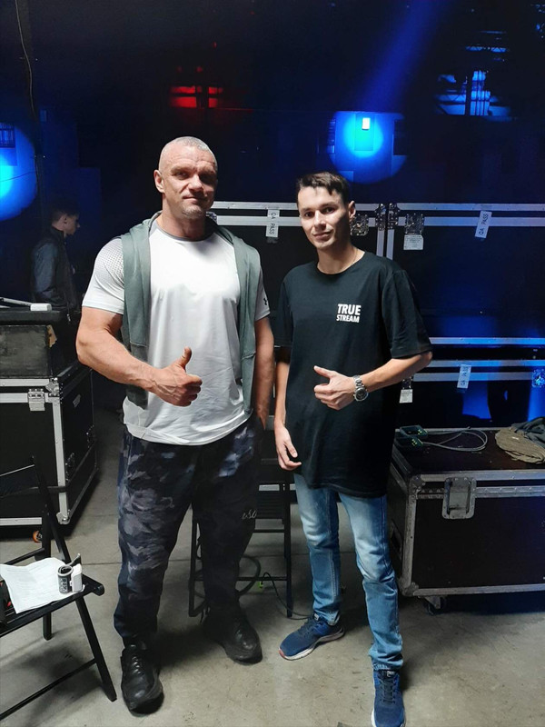 713555E5-6399-491B-B52F-EA1BA5086C3F