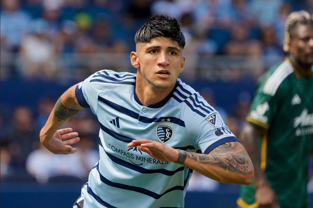 ¿Cuánto cobrará al mes Alan Pulido? Kansas le ofrece el triple que Chivas