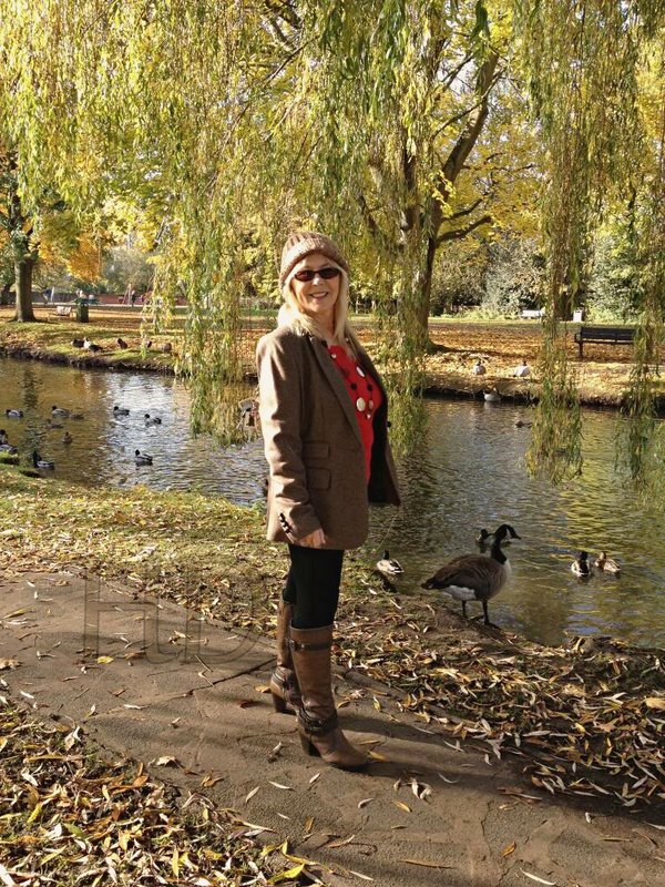 autumn-me-park-HD.jpg