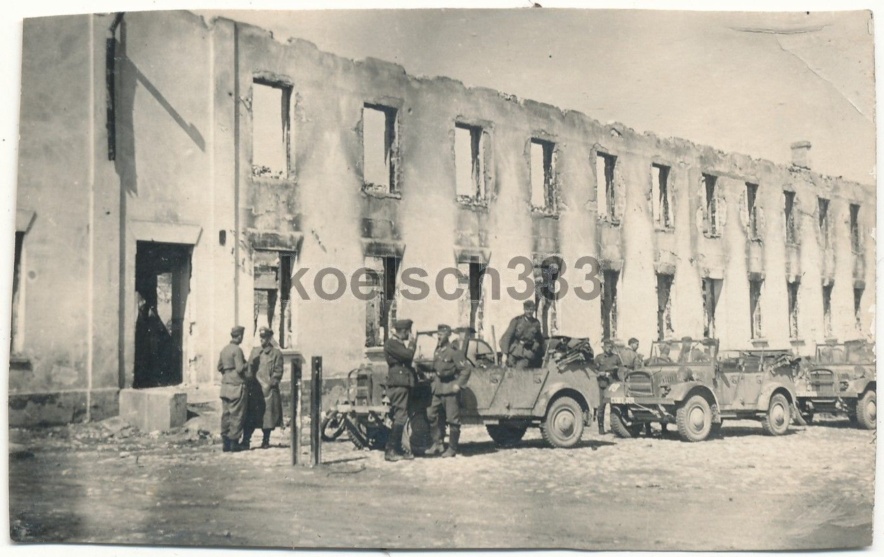 Foto Ruinen Feodosia Krim Kfz. 2 Kübelwagen AR 6