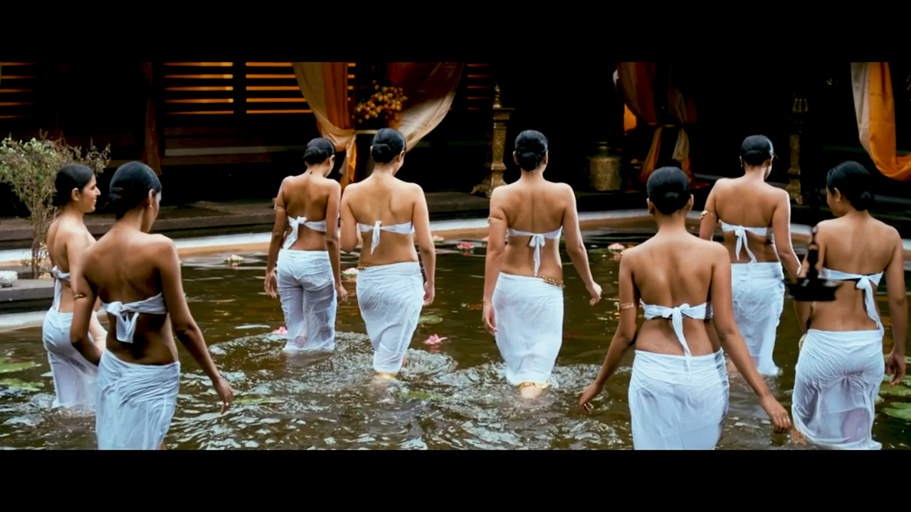 Ponnar Shankar 2011 Hot Song 4k.mp4_snapshot_01.07_[2020.12.12_00.08.45]