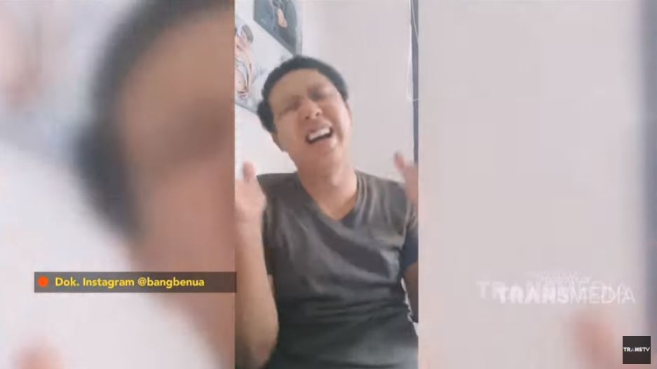 Pablo Benua cekikikan saat tahu dirinya dilaporkan Fairuz A Rafiq ke polisi.