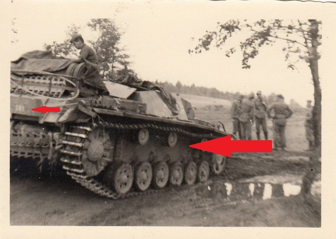 Foto Russland Sturmgeschütz auf dem Feld