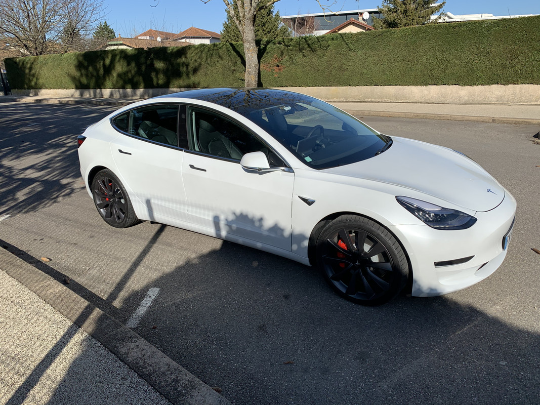 03E49027-4B82-438E-AB9A-38581E8702DE