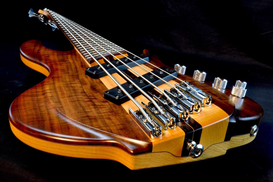 Por que braços de Ricks devem ser retos? Torzal-Guitars-Natural-Twist-Content-3