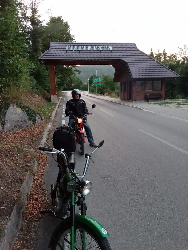 3B42BE2A-7242-4131-BDA1-B15A3529D7D4