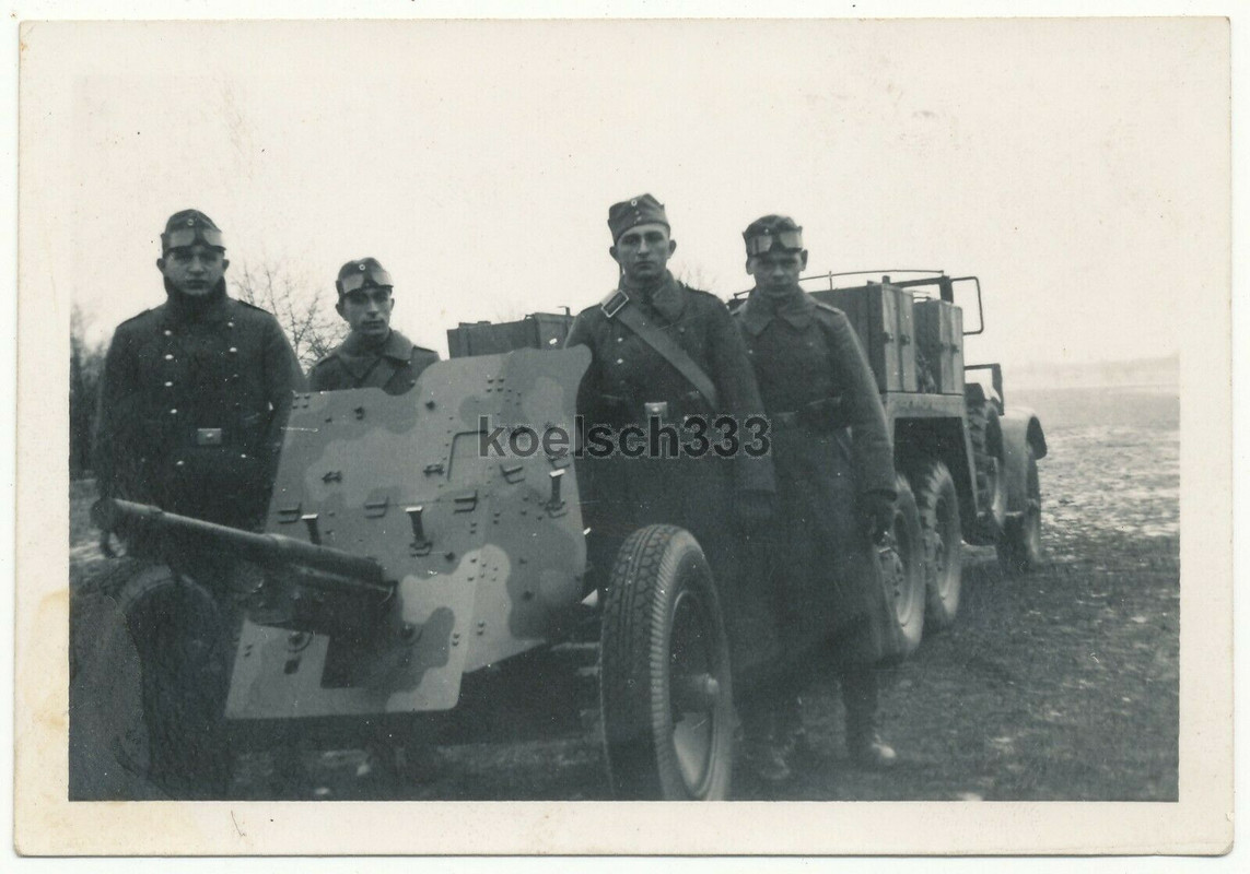 !Foto Panzerjäger der Abwehr Abt. 14 am 3,7cm PaK Panzer Anklopf Gerät