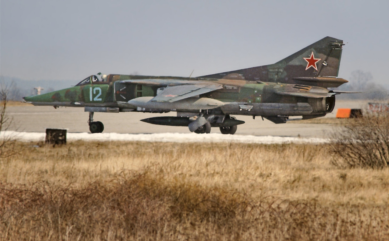 559 APIB Mig-27K 12 Blue_76802625157, Frühling 1993 (3)