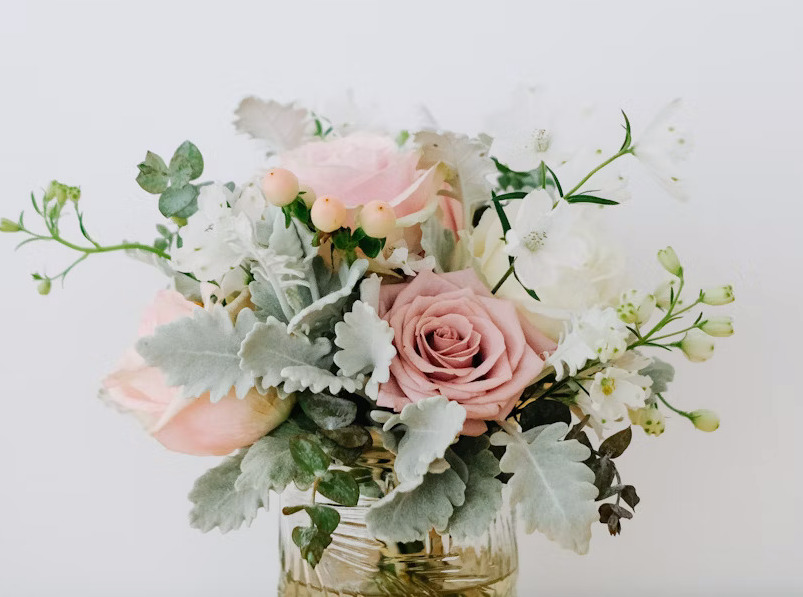 Какие цветы подарить на рождение ребенка молодой маме