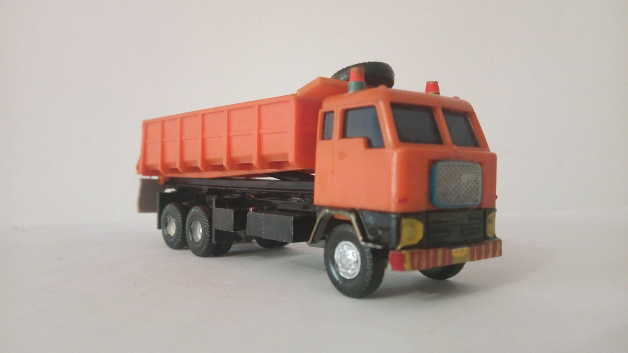 Mach (8971)