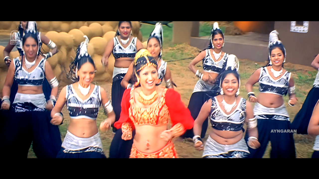 Pratyusha Big Deep Navel Song -Panjaangam Paarkadhe -4K.mp4_snapshot_01.25.082