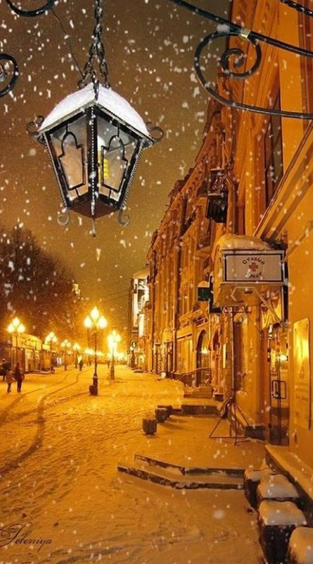 goldsnowmoscow.jpg