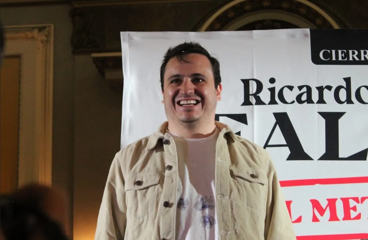 Richie O'Farrill se burla de su cuadro psicótico en su nuevo stand-up 
