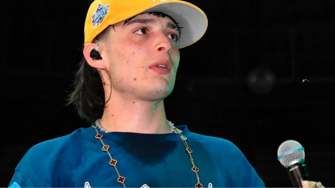 Papá y mamá de Peso Pluma; ¿qué se sabe de ellos?