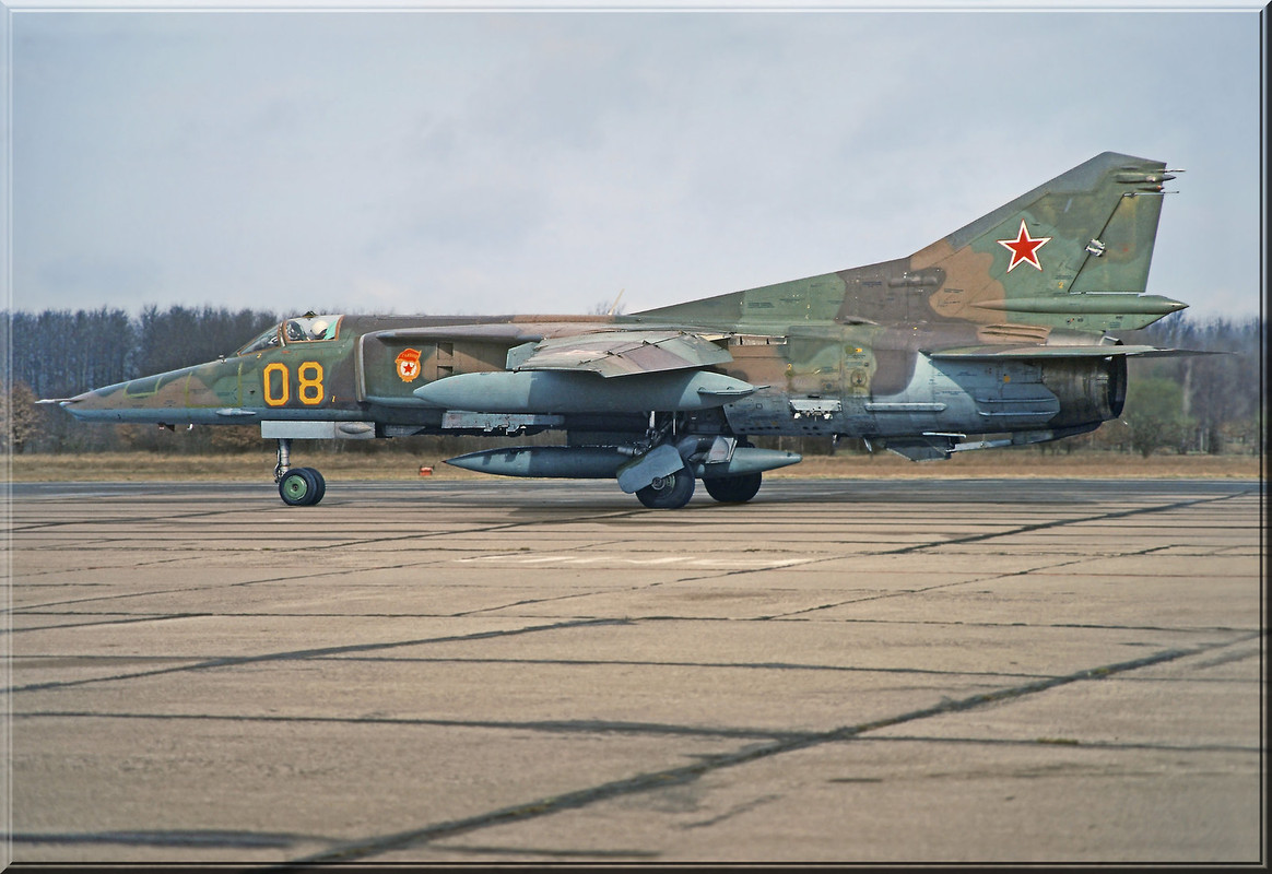 19 GvAPIB Mig-27D Yellow 08_61912561312