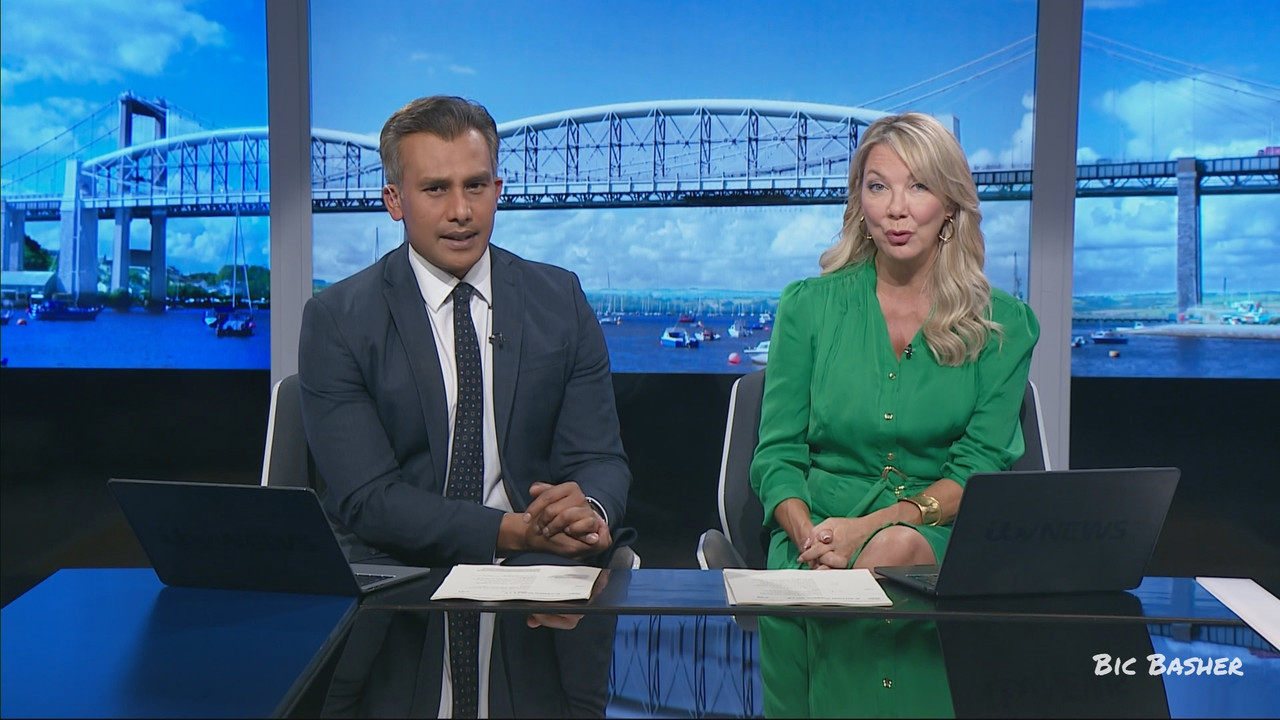 10.16 - 18.00.00 - ITV News West Country. Breaking news and current s....ts_snapshot_18.52.796