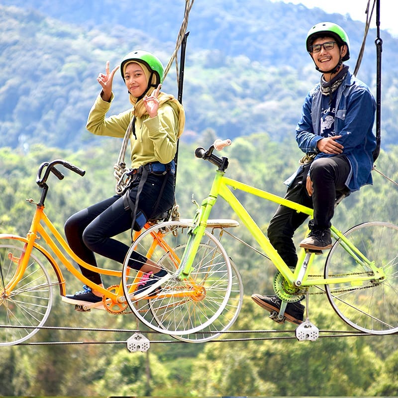 Pengunjung Agrowisata Gunung Mas, tempat wisata keluarga di Bogor.