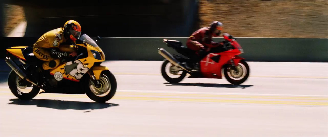 Torque 2004 BluRay [Hindi + Tamil + English] 480p, 720p ESub Screenshot