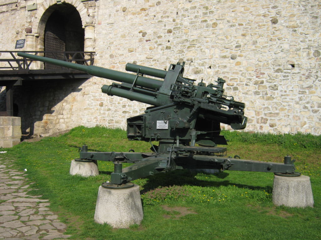 105 mm FlaK 38 en el Museo Militar de Belgrado