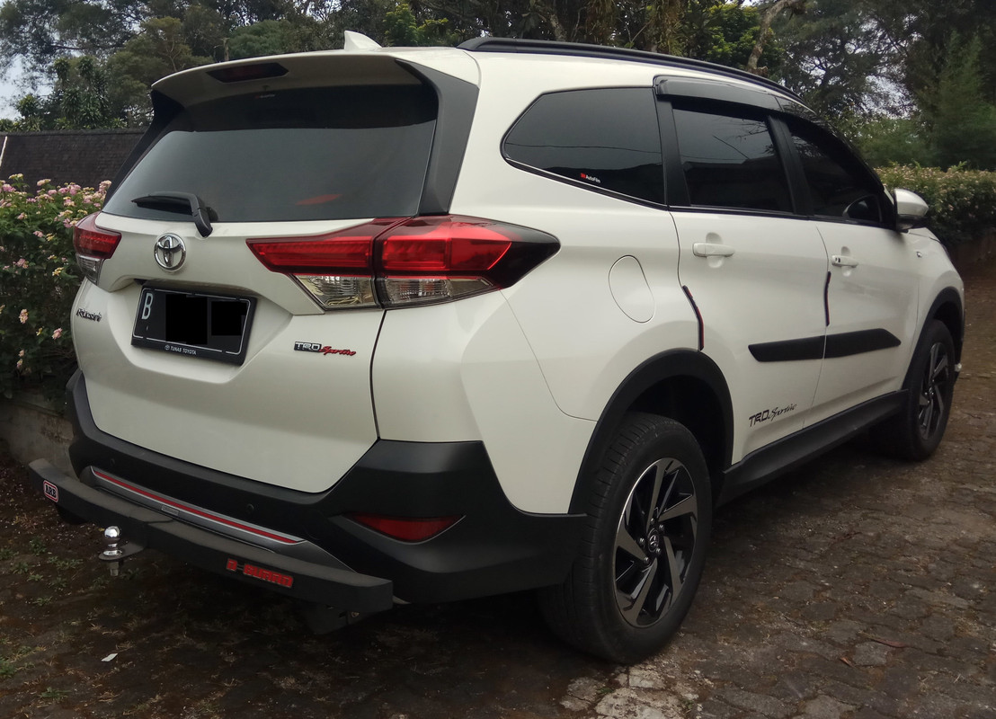 2019_Toyota_Rush_1.5_TRD_Sportivo_(rear),_Ciater,_Subang