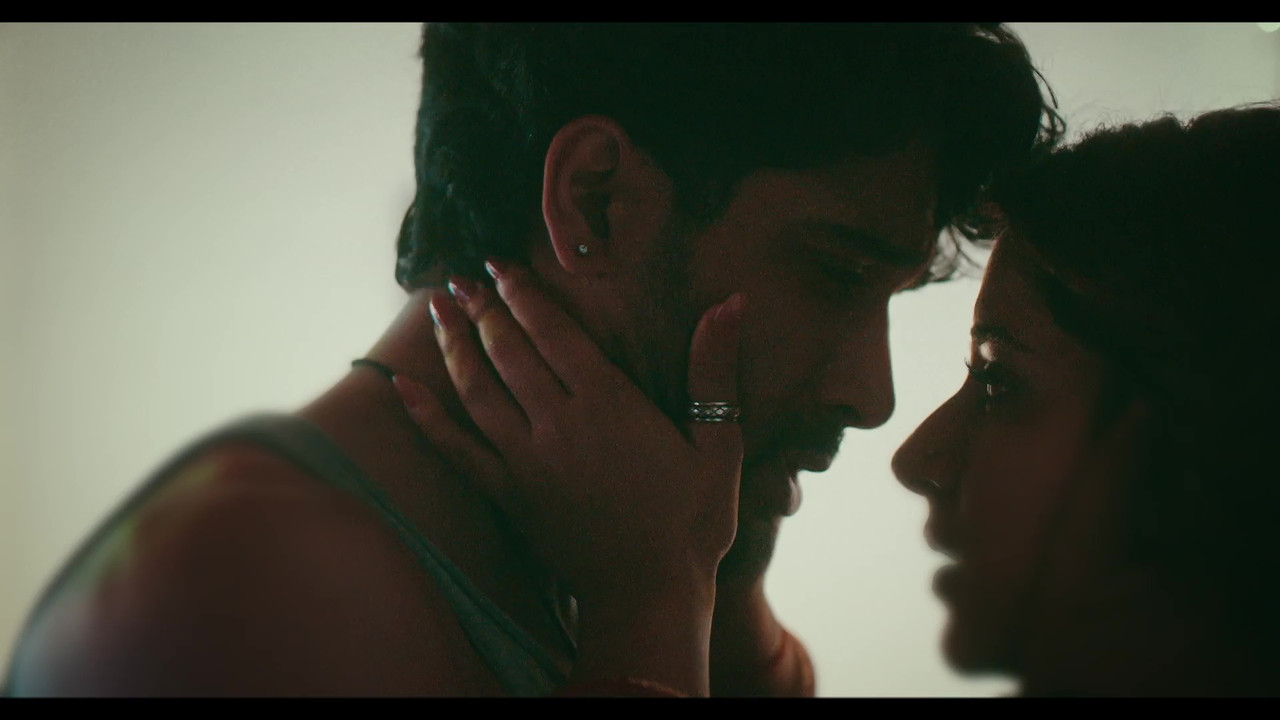 vlcsnap-2025-04-16-23h06m31s998